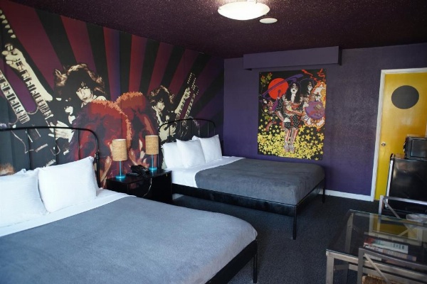 Huntington Surf Inn image 29
